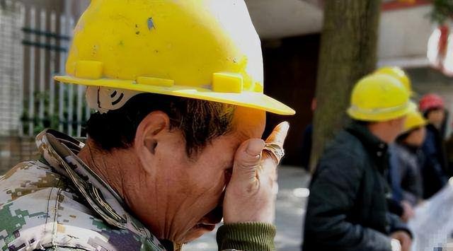 女律师代理农民工讨薪却获刑四年事件，反思与警示