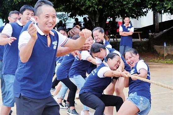 镇康县小学领导团队重塑未来，引领明日之星培育计划启动