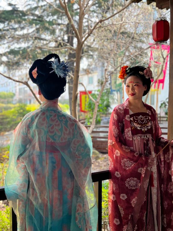 重塑节日称谓，摒弃女神节与女王节，倡导新的命名方式